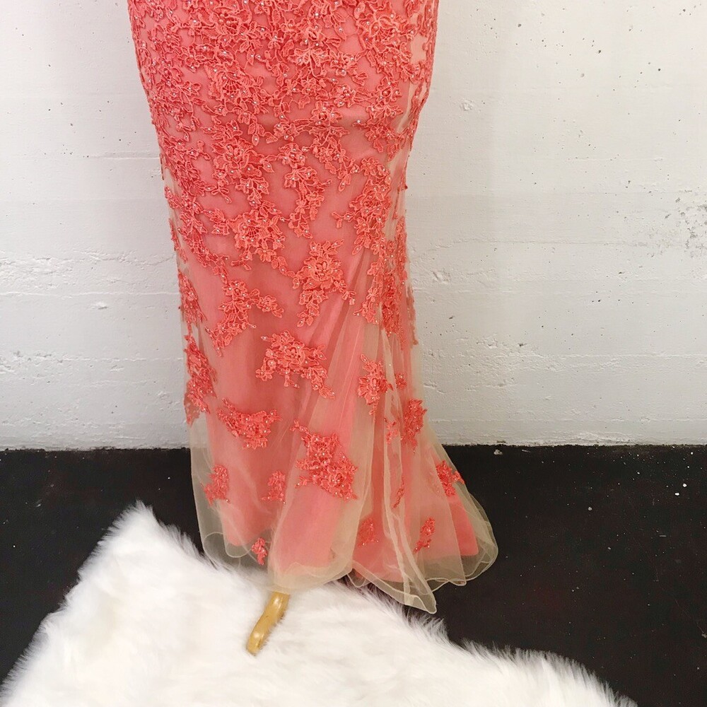 MoriLee by Madeline Gardner Coral Lace Overlay Fitted Prom Pageant Dress Size: 5 - Picture 3 of 8